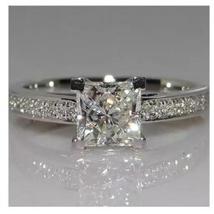 Zirconia Diamond Engagement Ring For Women